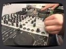 DJmag teste la platine CDJ400 signé Pioneer avec la complicité de DJ Sarah Main, la reine d'Ibiza.