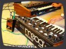 RetroSound a encore frapp! Ici, on a une dmo musicale de l'ensemble Moog Prodigy + Roland Jupiter-4 + TR-606.