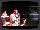 Dans la srie des vidos de Berkleemusic, nous avons ici une prestation scnique de l'tudiant Niko Ellison, un ancien chanteur dans l'US Air Force!